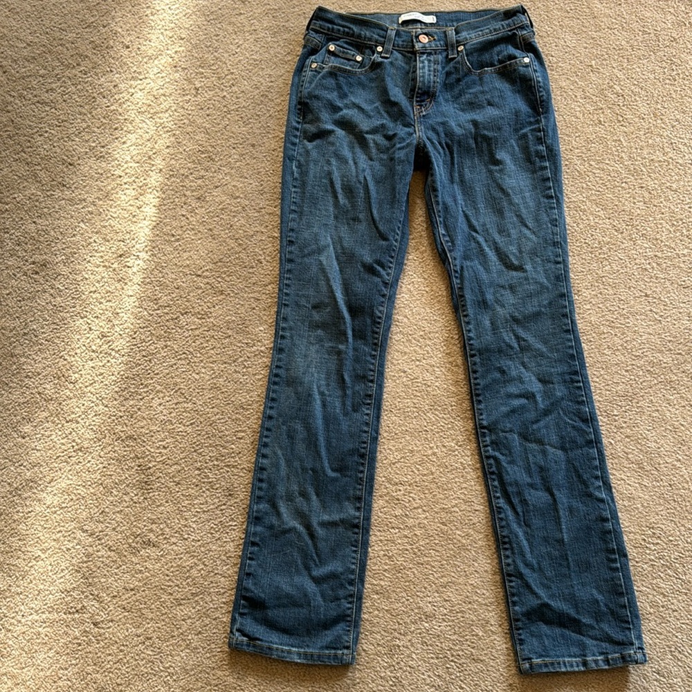 Levi’s 505 straight leg jeans, size 6 long